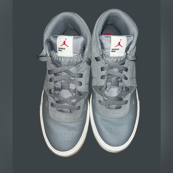Jordan Series Mid Cool Gray Sneakers